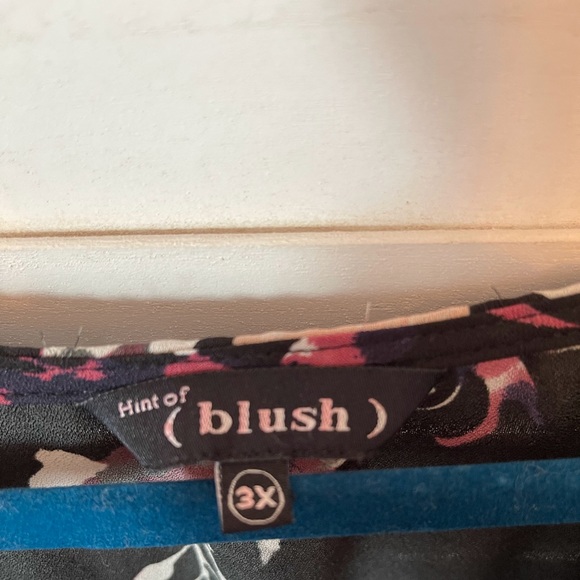 Hint of Blush black floral dress size 3X - Picture 8 of 8